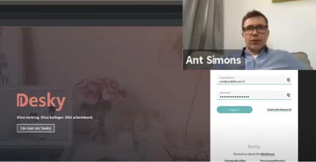 En skärmdump av Deskys hemsida, Ant simons syns också på bilden